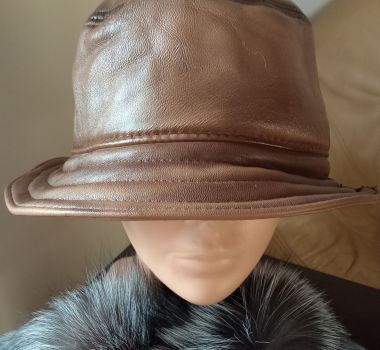 KAPELUSZ Z NATURALNEJ SKÓRY OWCZEJ